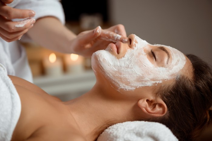 Winter hydrating facial treatment at Golden Pulse Toronto restoring dry skin glow